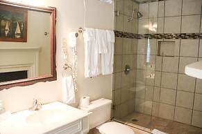 Anchuca Historic Mansion & Inn