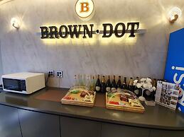 Brown-Dot Hotel