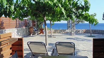 Paraktio Beach Apartments