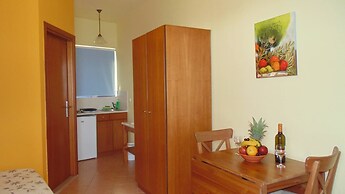 Paraktio Beach Apartments