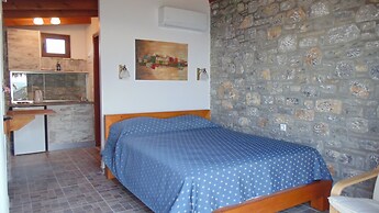 Paraktio Beach Apartments