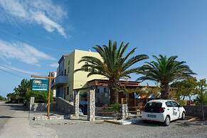 Paraktio Beach Apartments