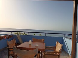 Paraktio Beach Apartments