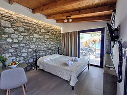 Paraktio Beach Apartments