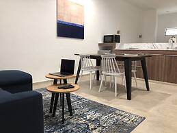 Marina Solé Loft 1 (J-1)