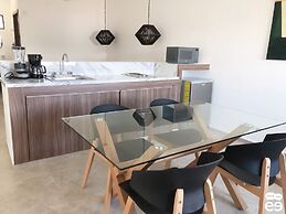 Marina Solé Loft 2 (J-2)