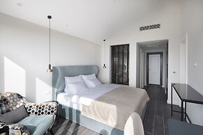 Vivid Blue Serenity Resort
