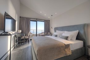 Vivid Blue Serenity Resort