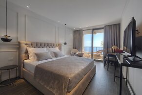 Vivid Blue Serenity Resort