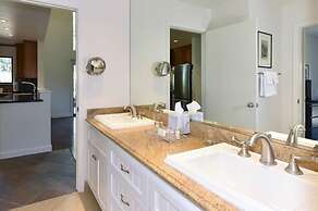 824 Oak Creek At Silverado 3 Bedroom Condo by RedAwning