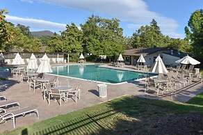 760 S At Silverado 1 Bedroom Condo by RedAwning