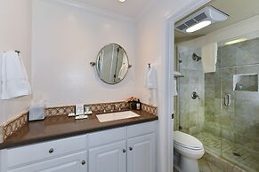 888 Oak Creek At Silverado 2 Bedroom Condo by Redawning