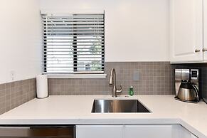 888 Oak Creek At Silverado 2 Bedroom Condo by Redawning