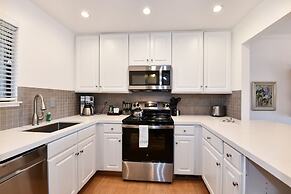 888 Oak Creek At Silverado 2 Bedroom Condo by Redawning