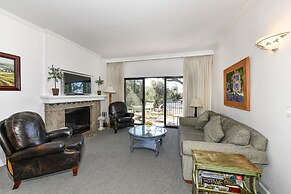 888 Oak Creek At Silverado 2 Bedroom Condo by Redawning