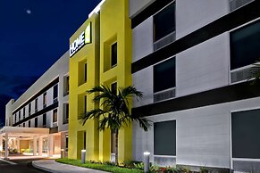 Home2 Suites Naples I-75 Pine Ridge Road, FL