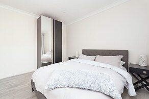 Comfy & Convenient Homebush West
