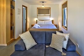 Freycinet Stone Studio 8