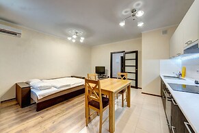 Apartment Voskresenska 18