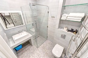 Apartment Voskresenska 18