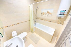 Apartment Voskresenska 18