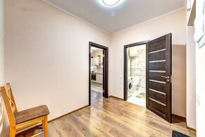 Apartment Voskresenska 18