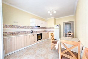 Apartment Voskresenska 18