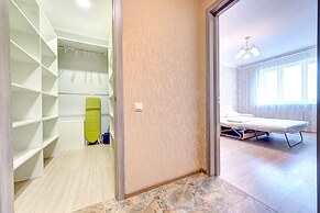 Apartment Voskresenska 18