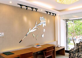 The Carnation Hotel Da Nang