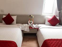 The Carnation Hotel Da Nang