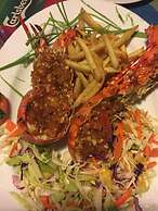 Sana's Beach Guesthouse and Restaurant