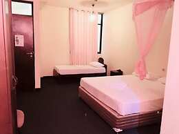 Sana's Beach Guesthouse and Restaurant