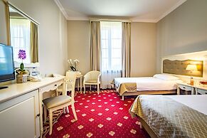 Hotel Sobienie Krolewskie