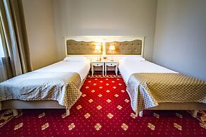 Hotel Sobienie Krolewskie