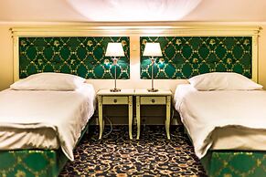 Hotel Sobienie Krolewskie