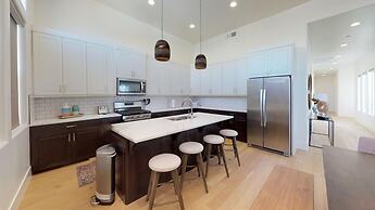 10 At Bloomington Country Club 3 Bedroom Condo by Redawning