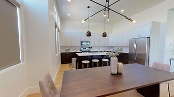 10 At Bloomington Country Club 3 Bedroom Condo by Redawning