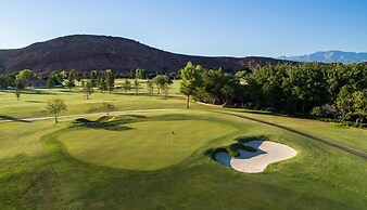 10 At Bloomington Country Club 3 Bedroom Condo by Redawning