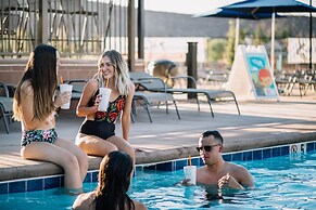 10 At Bloomington Country Club 3 Bedroom Condo by Redawning