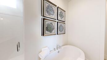 10 At Bloomington Country Club 3 Bedroom Condo by Redawning