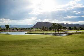 10 At Bloomington Country Club 3 Bedroom Condo by Redawning