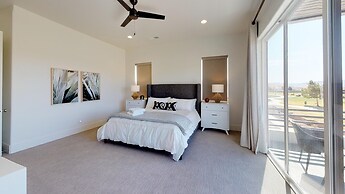 10 At Bloomington Country Club 3 Bedroom Condo by Redawning