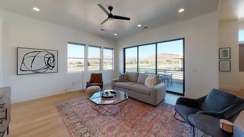 10 At Bloomington Country Club 3 Bedroom Condo by Redawning