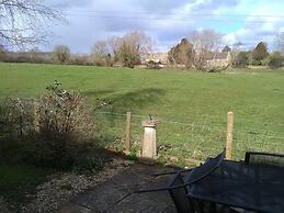 Tranquil Cottage Retreat in Bath