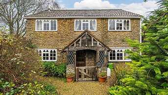 Tranquil Cottage Retreat in Bath