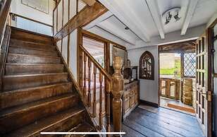 Tranquil Cottage Retreat in Bath