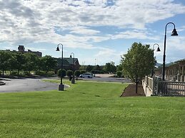 Ariel Broadway Hotel