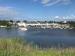 Ariel Broadway Hotel