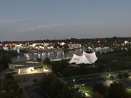 Ariel Broadway Hotel