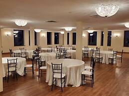 Ariel Broadway Hotel